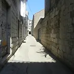 Nika 斯普利特